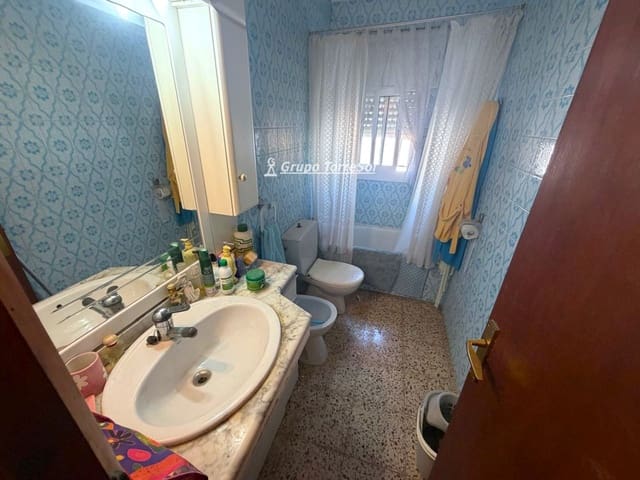 Chalet de 4 habitaciones en Calafell en venta con piscina garaje - 255.000 € (Ref: 9899970)