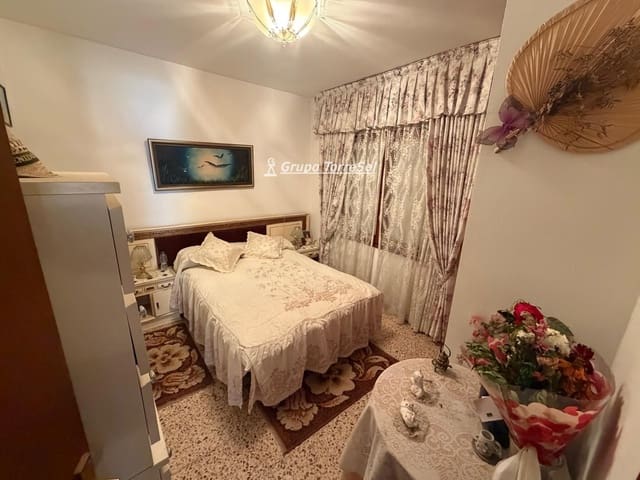 Chalet de 4 habitaciones en Calafell en venta con piscina garaje - 255.000 € (Ref: 9899970)
