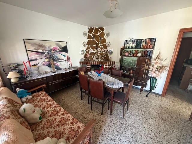 Chalet de 4 habitaciones en Calafell en venta con piscina garaje - 255.000 € (Ref: 9899970)