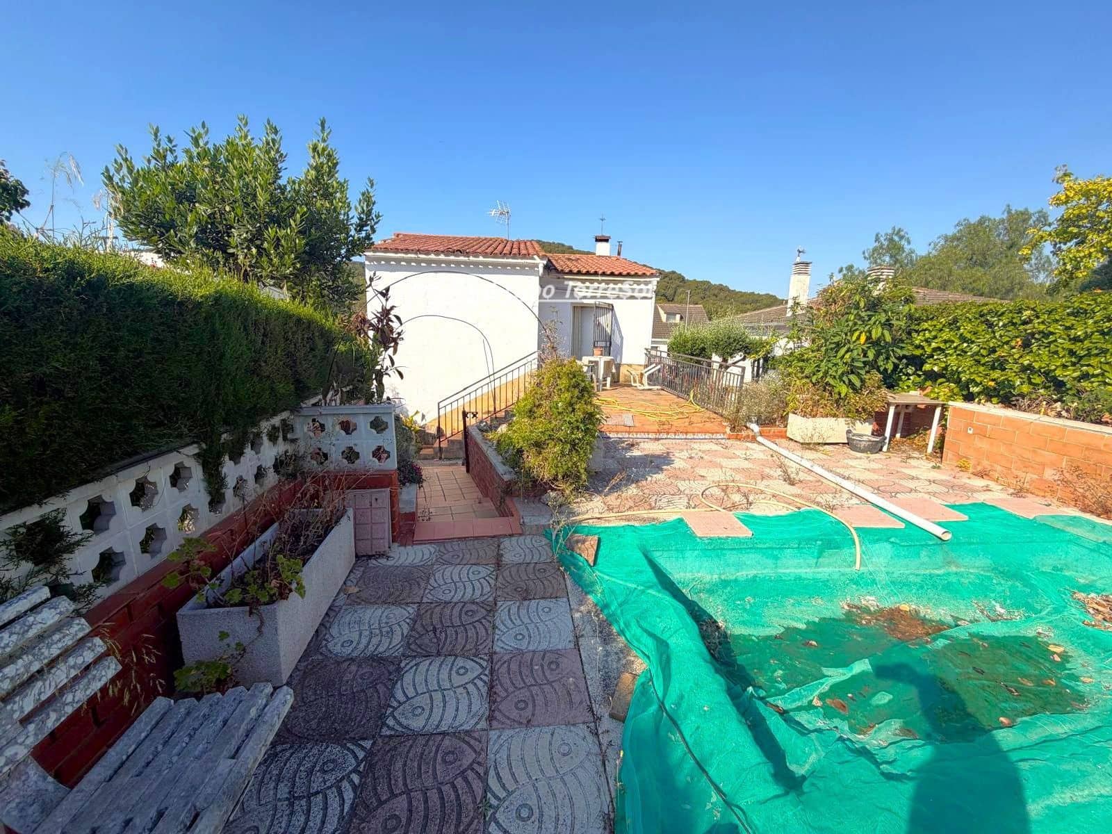 Chalet de 4 habitaciones en Calafell en venta con piscina garaje - 255.000 € (Ref: 9899970)
