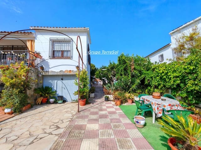 Chalet de 4 habitaciones en Calafell en venta con piscina garaje - 255.000 € (Ref: 9899970)