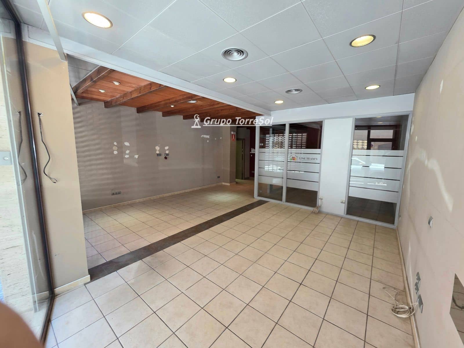 Komercyjne do wynajęcia w Torredembarra - 600 € (Ref: 9909736)