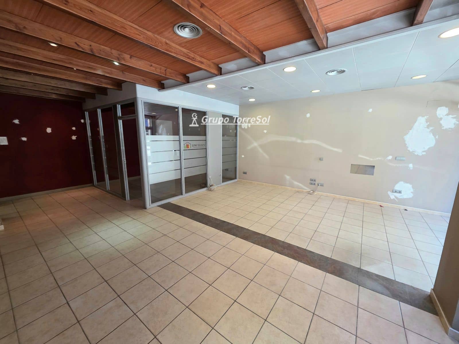 Komercyjne do wynajęcia w Torredembarra - 600 € (Ref: 9909736)