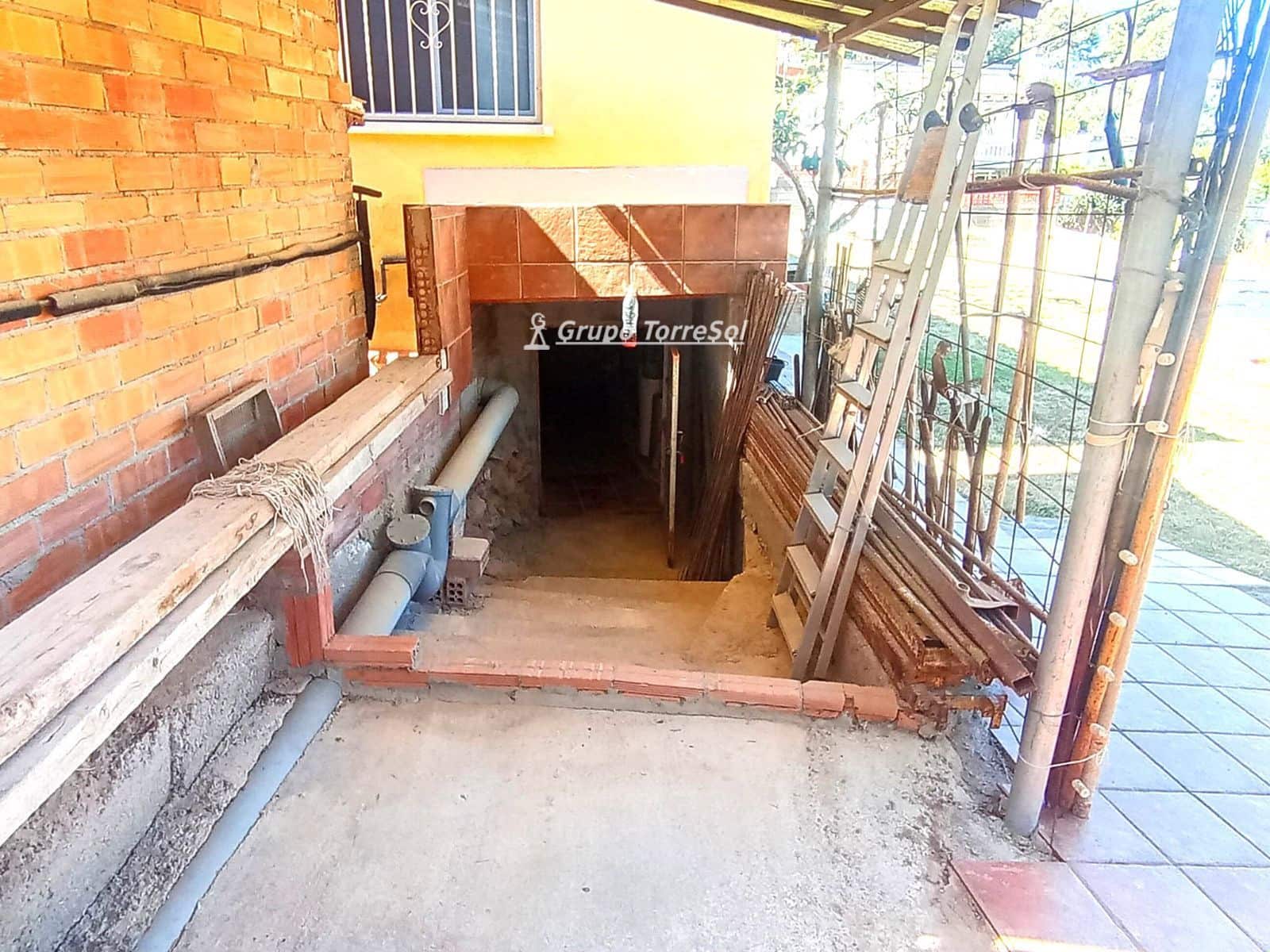 4 slaapkamer Villa te koop in Castellet i la Gornal - € 293.552 (Ref: 9911942)