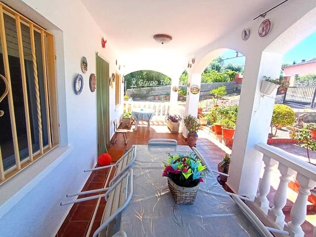 4 slaapkamer Villa te koop in Castellet i la Gornal - € 293.552 (Ref: 9911942)