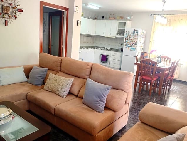4 slaapkamer Villa te koop in Castellet i la Gornal - € 293.552 (Ref: 9911942)