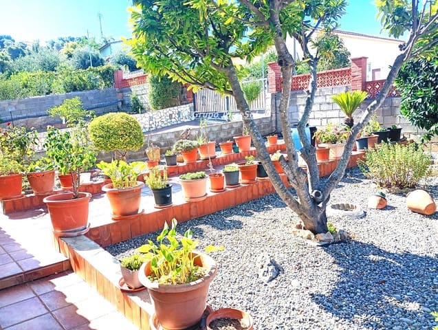 4 slaapkamer Villa te koop in Castellet i la Gornal - € 293.552 (Ref: 9911942)