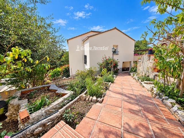 4 bedroom Villa for sale in Calafell with garage - € 289,000 (Ref: 9911943)
