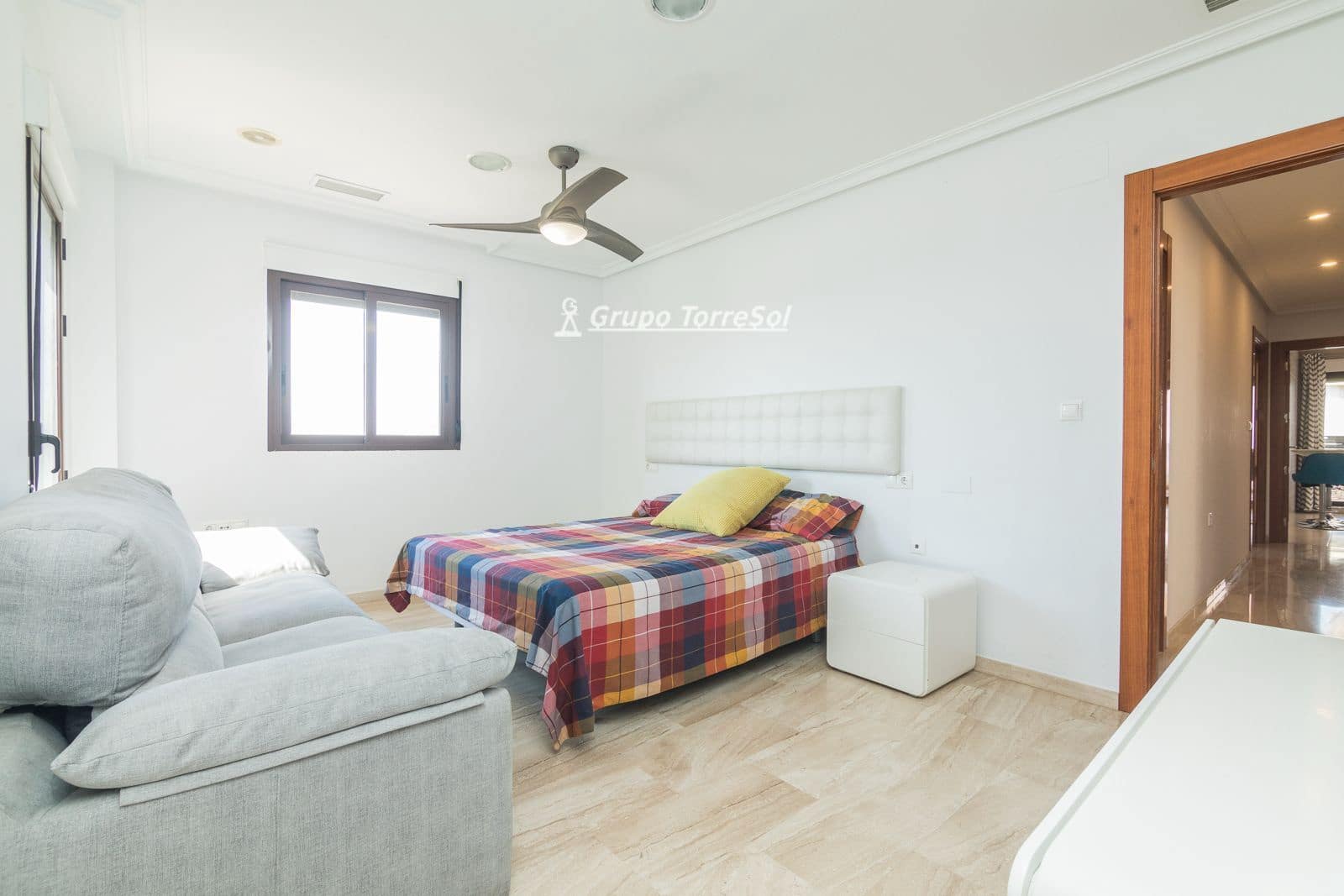 3 soverom Penthouse til leie i Elche / Elx med svømmebasseng garasje - € 1 500 (Ref: 9914977)