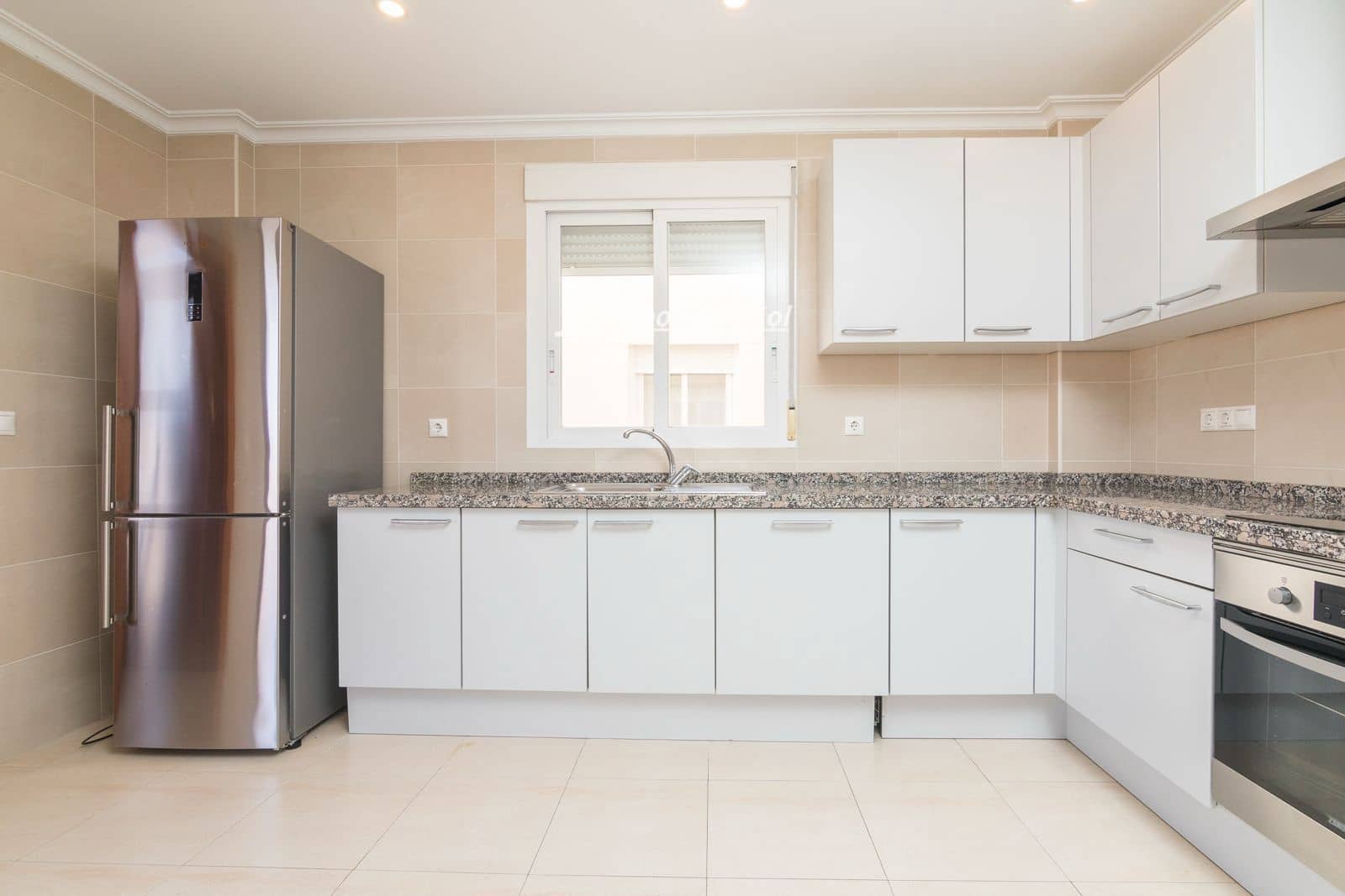 3 soverom Penthouse til leie i Elche / Elx med svømmebasseng garasje - € 1 500 (Ref: 9914977)