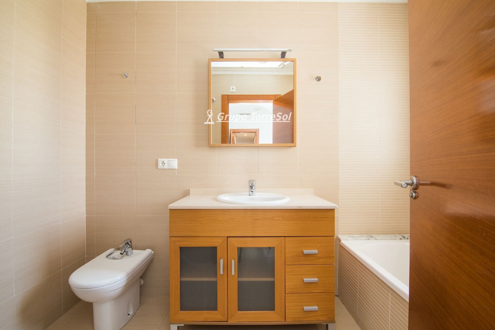 3 soverom Penthouse til leie i Elche / Elx med svømmebasseng garasje - € 1 500 (Ref: 9914977)