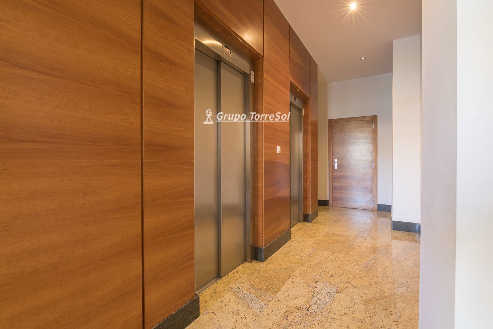 3 soverom Penthouse til leie i Elche / Elx med svømmebasseng garasje - € 1 500 (Ref: 9914977)