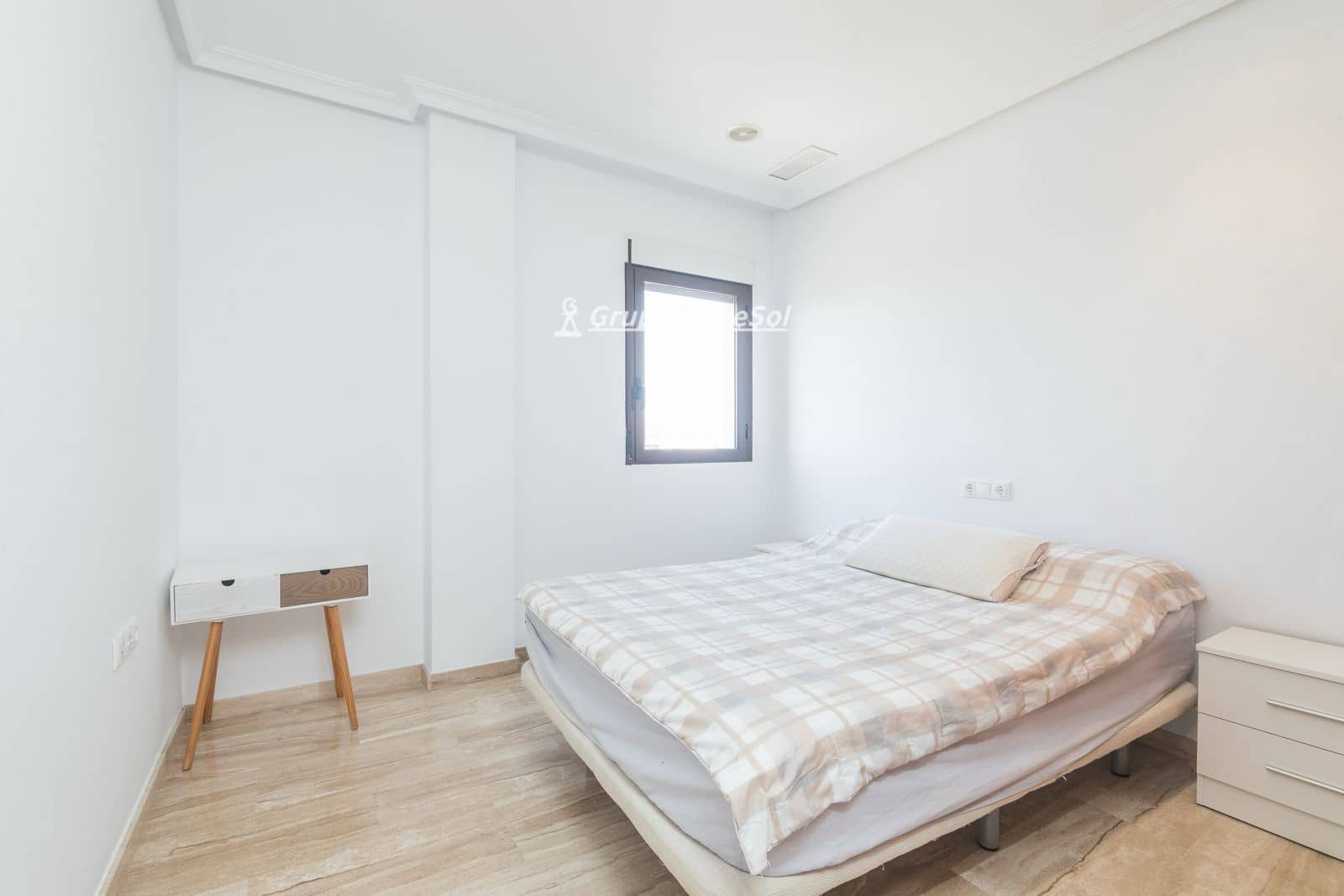 3 soverom Penthouse til leie i Elche / Elx med svømmebasseng garasje - € 1 500 (Ref: 9914977)