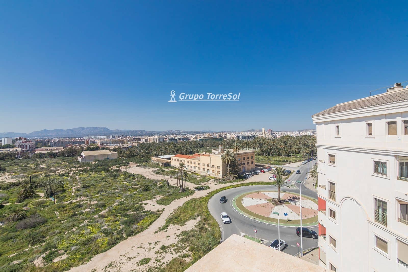 3 soverom Penthouse til leie i Elche / Elx med svømmebasseng garasje - € 1 500 (Ref: 9914977)