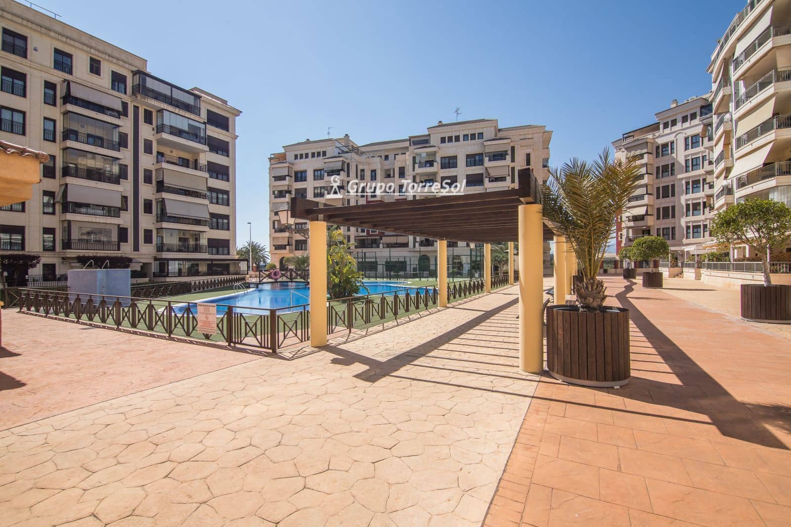 3 soverom Penthouse til leie i Elche / Elx med svømmebasseng garasje - € 1 500 (Ref: 9914977)