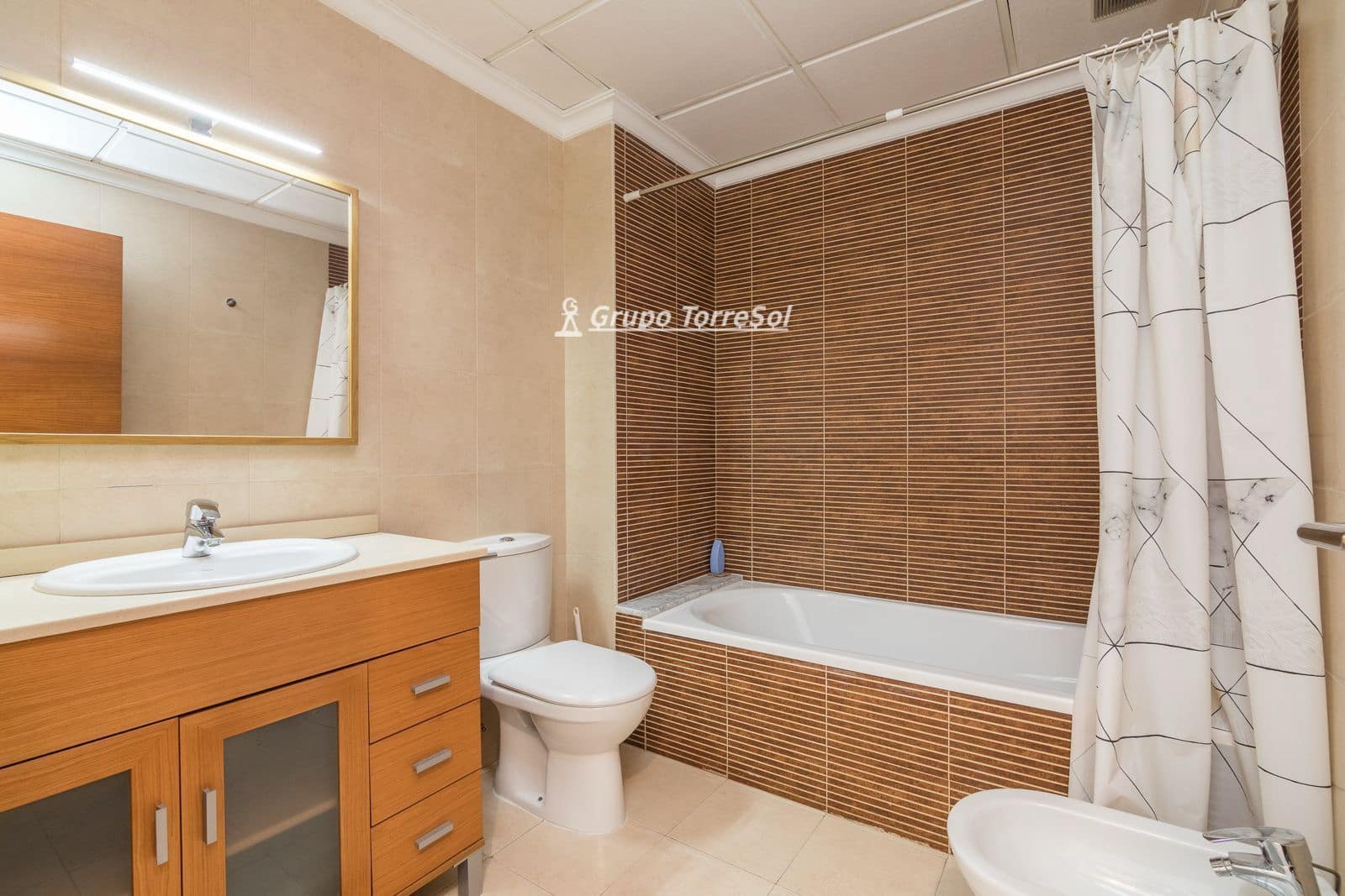 3 soverom Penthouse til leie i Elche / Elx med svømmebasseng garasje - € 1 500 (Ref: 9914977)