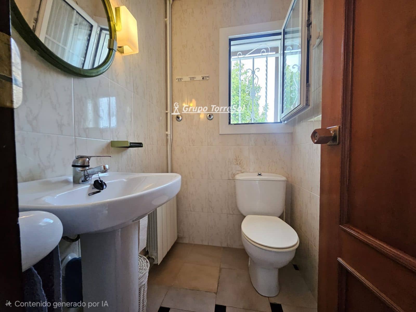4 bedroom Villa for sale in Torredembarra with garage - € 310,000 (Ref: 9930340)