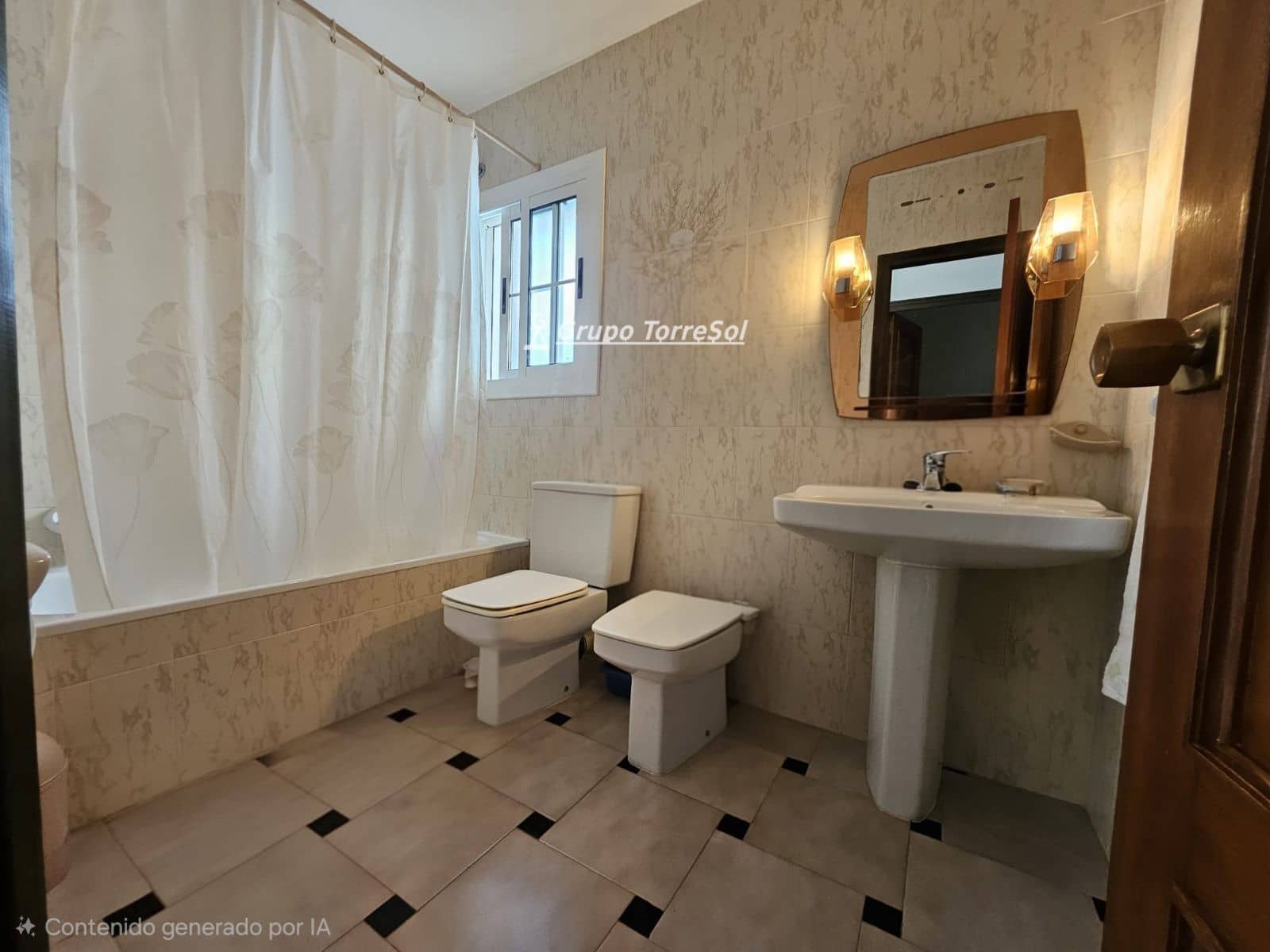 4 bedroom Villa for sale in Torredembarra with garage - € 310,000 (Ref: 9930340)