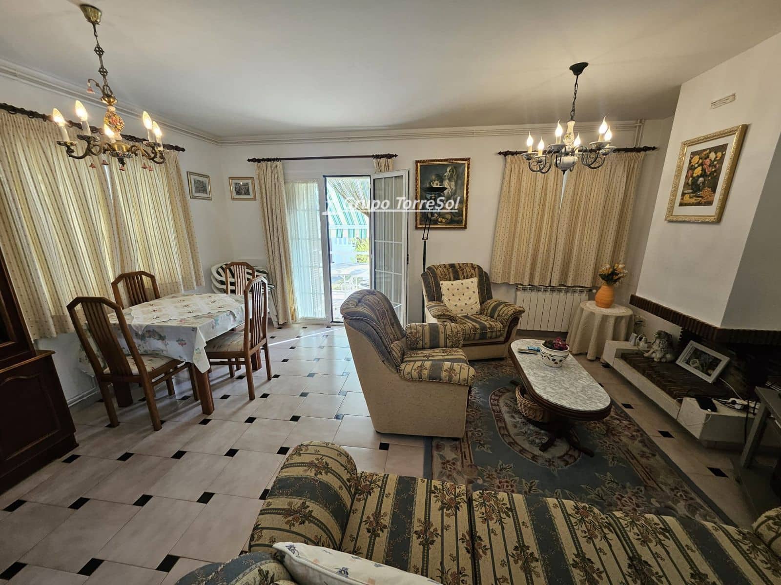 4 bedroom Villa for sale in Torredembarra with garage - € 310,000 (Ref: 9930340)