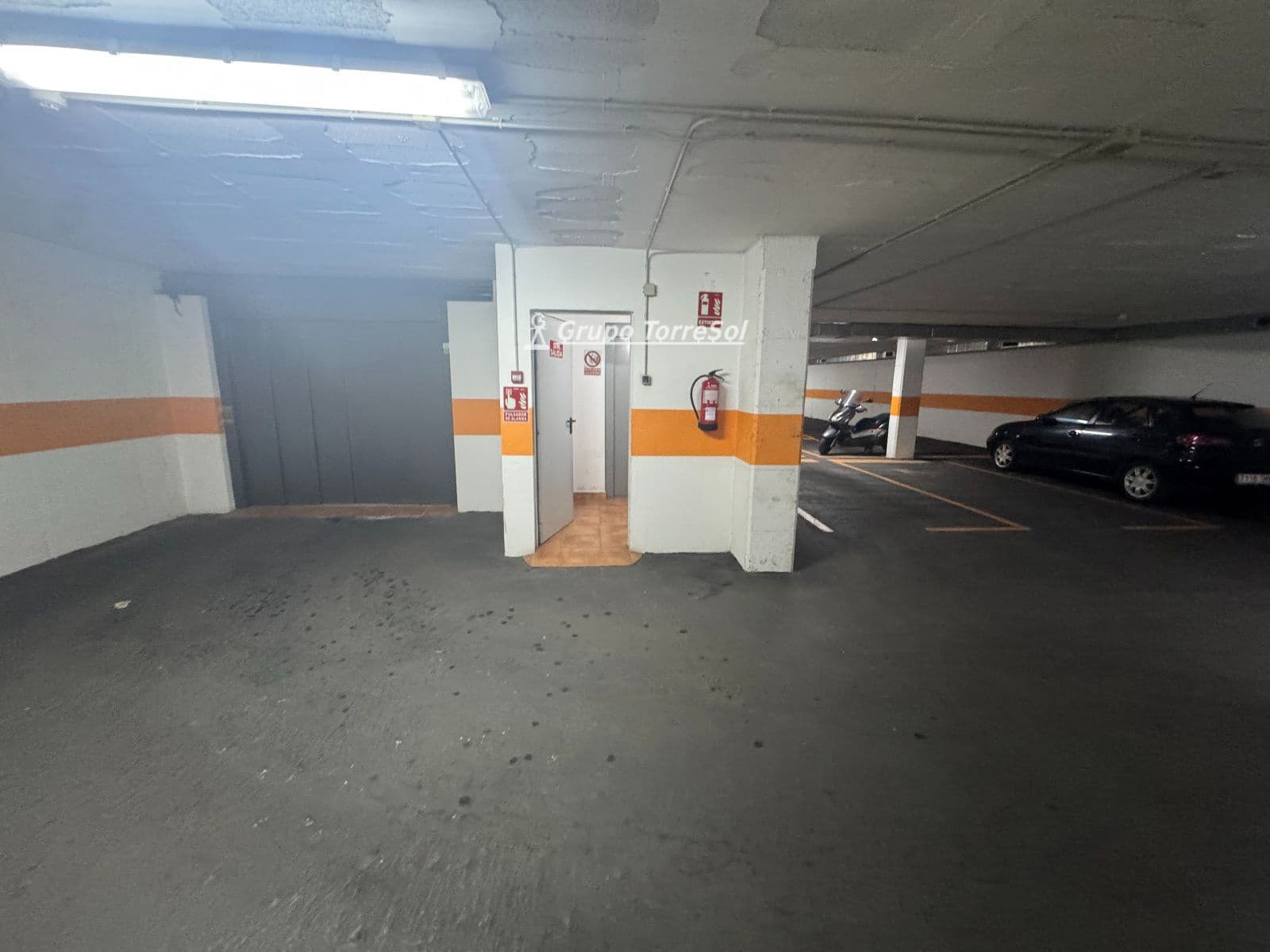 Garage til salg i Elche / Elx - € 25.000 (Ref: 9931817)