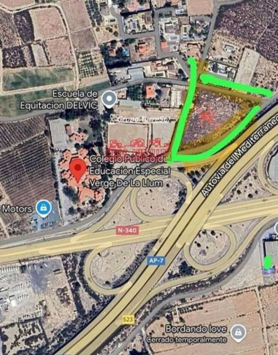Grunde uden byggetilladelser til salg i Elche / Elx - € 75.000 (Ref: 9932151)