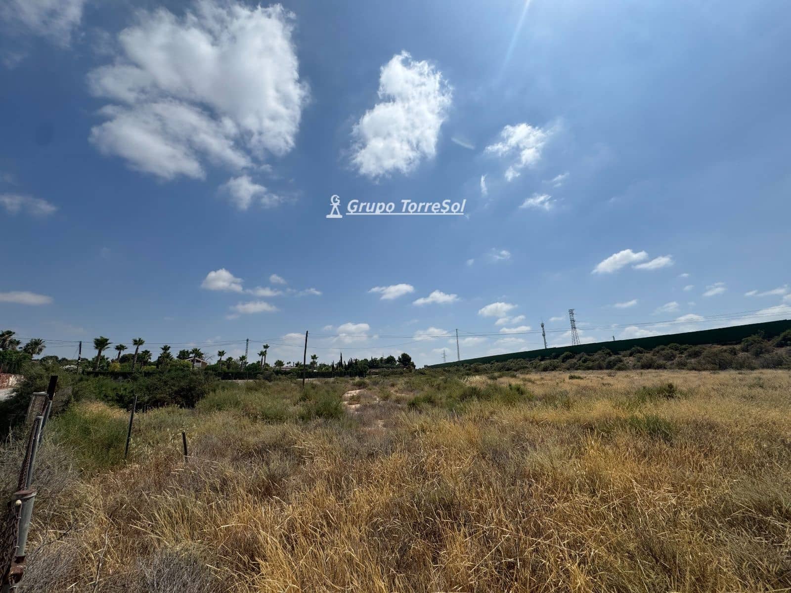 Grunde uden byggetilladelser til salg i Elche / Elx - € 75.000 (Ref: 9932151)