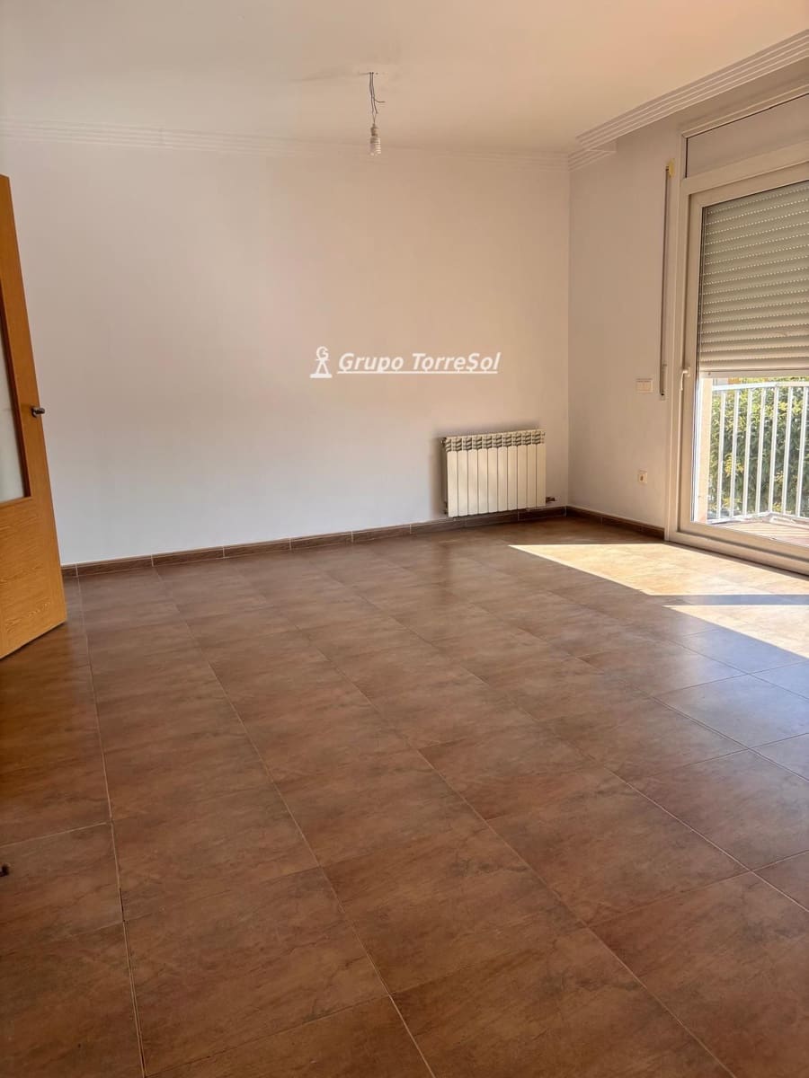 4 sypialnia Dom na sprzedaż w Bellvei z garażem - 305 000 € (Ref: 9932567)
