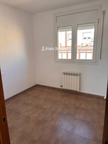 4 soveværelse Byhus til salg i Bellvei med garage - € 305.000 (Ref: 9932567)