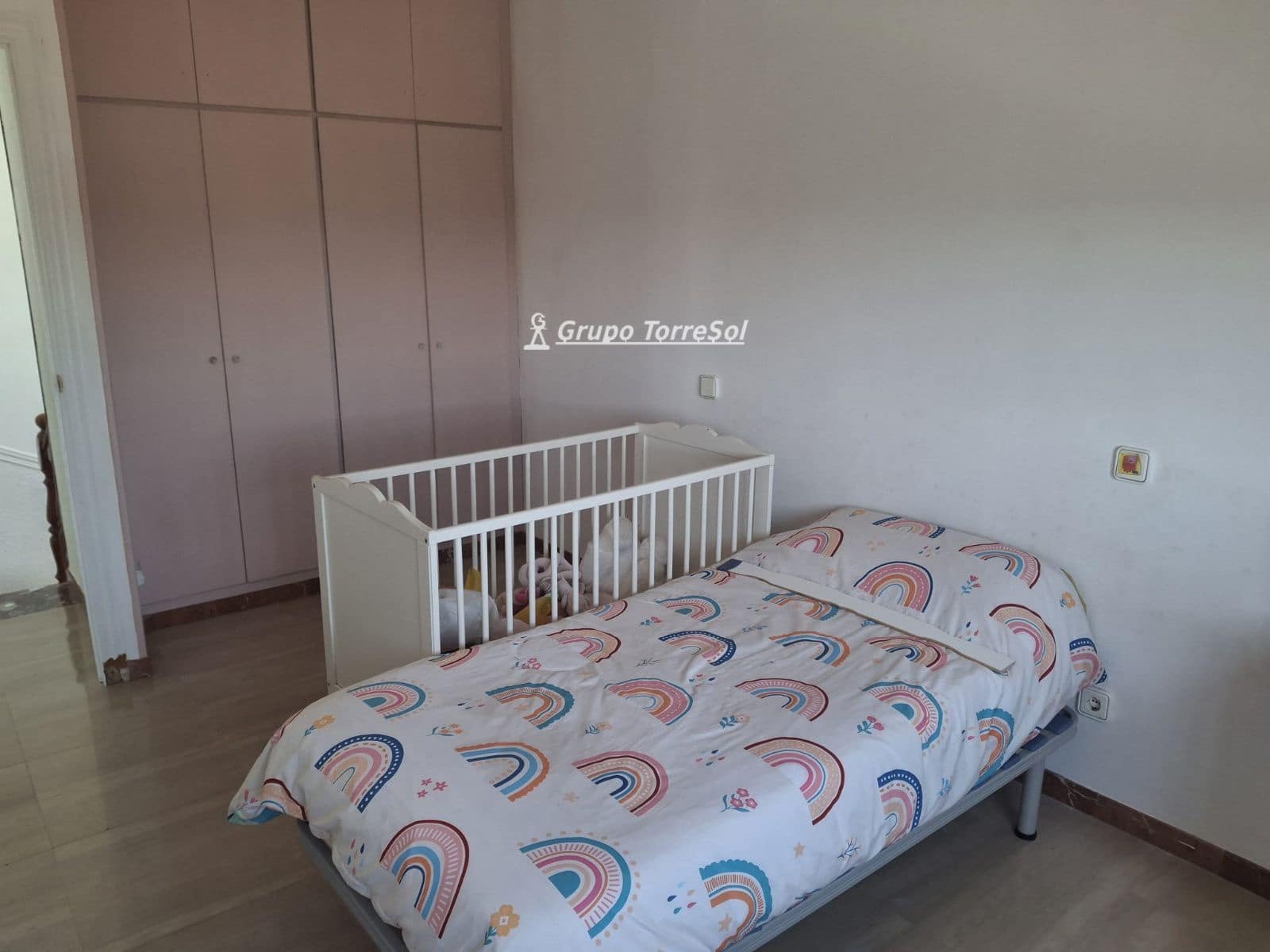 4 bedroom Villa for sale in Albinyana with garage - € 294,000 (Ref: 9934921)