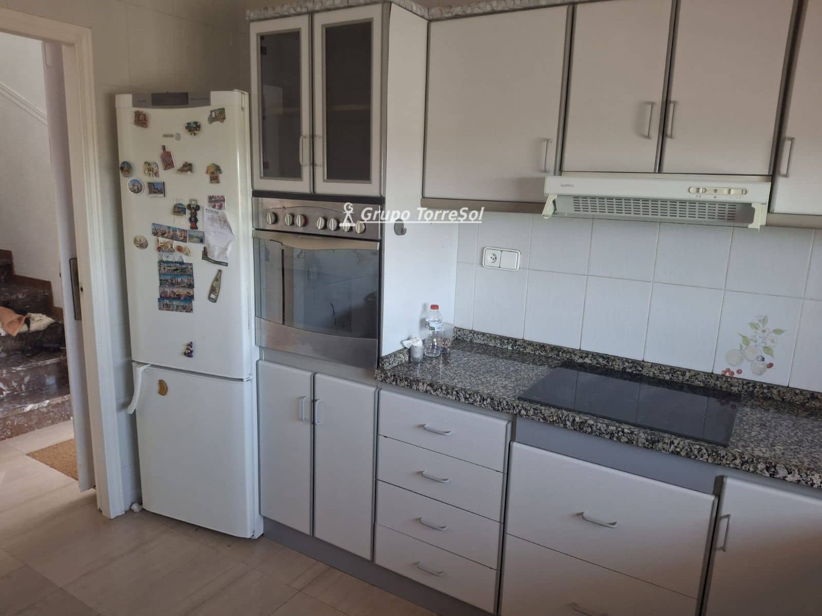 4 bedroom Villa for sale in Albinyana with garage - € 294,000 (Ref: 9934921)