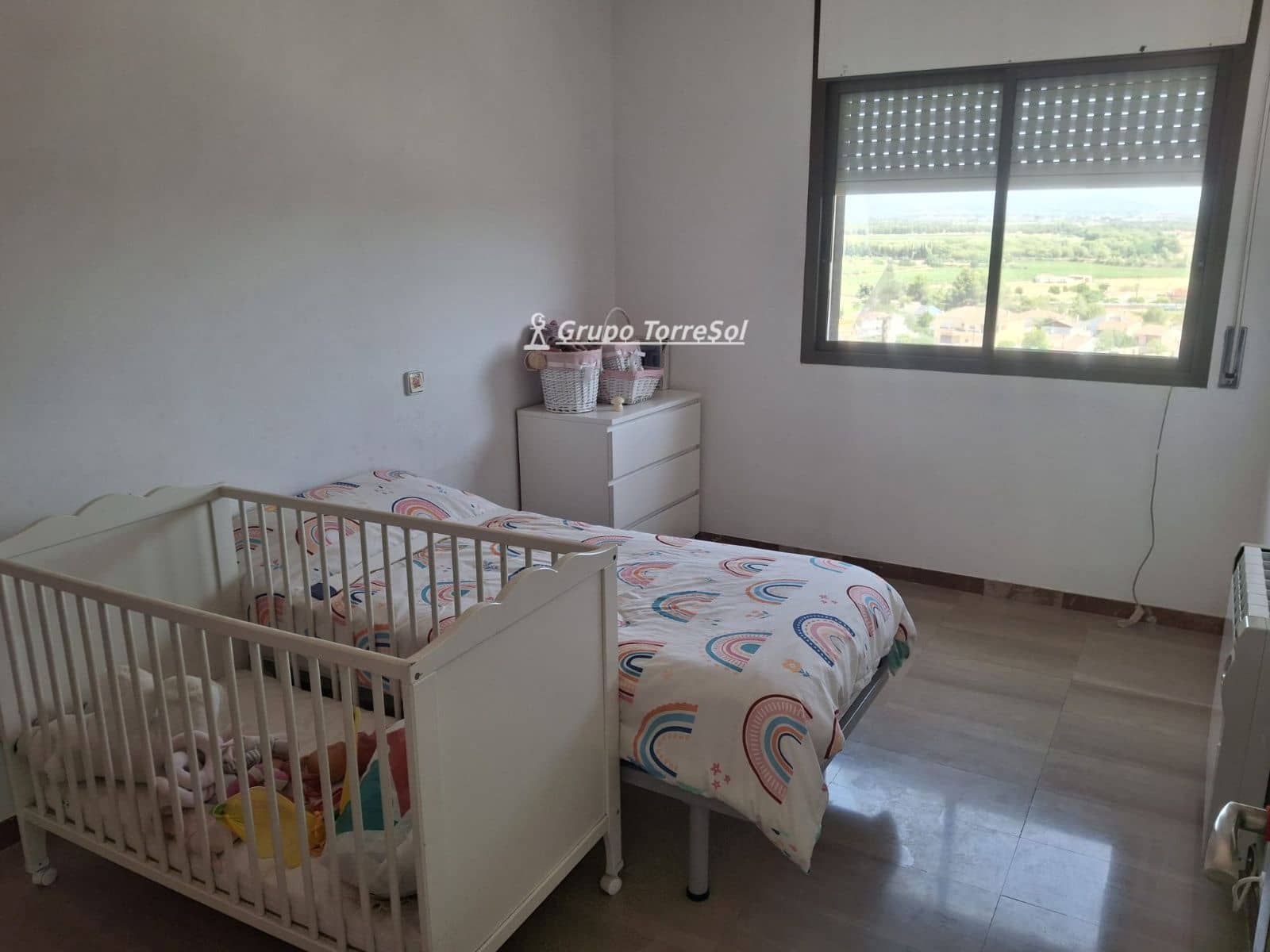 4 bedroom Villa for sale in Albinyana with garage - € 294,000 (Ref: 9934921)