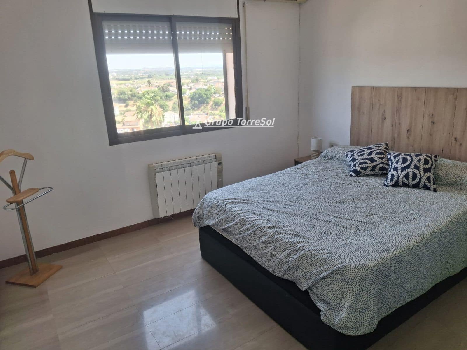 4 bedroom Villa for sale in Albinyana with garage - € 294,000 (Ref: 9934921)