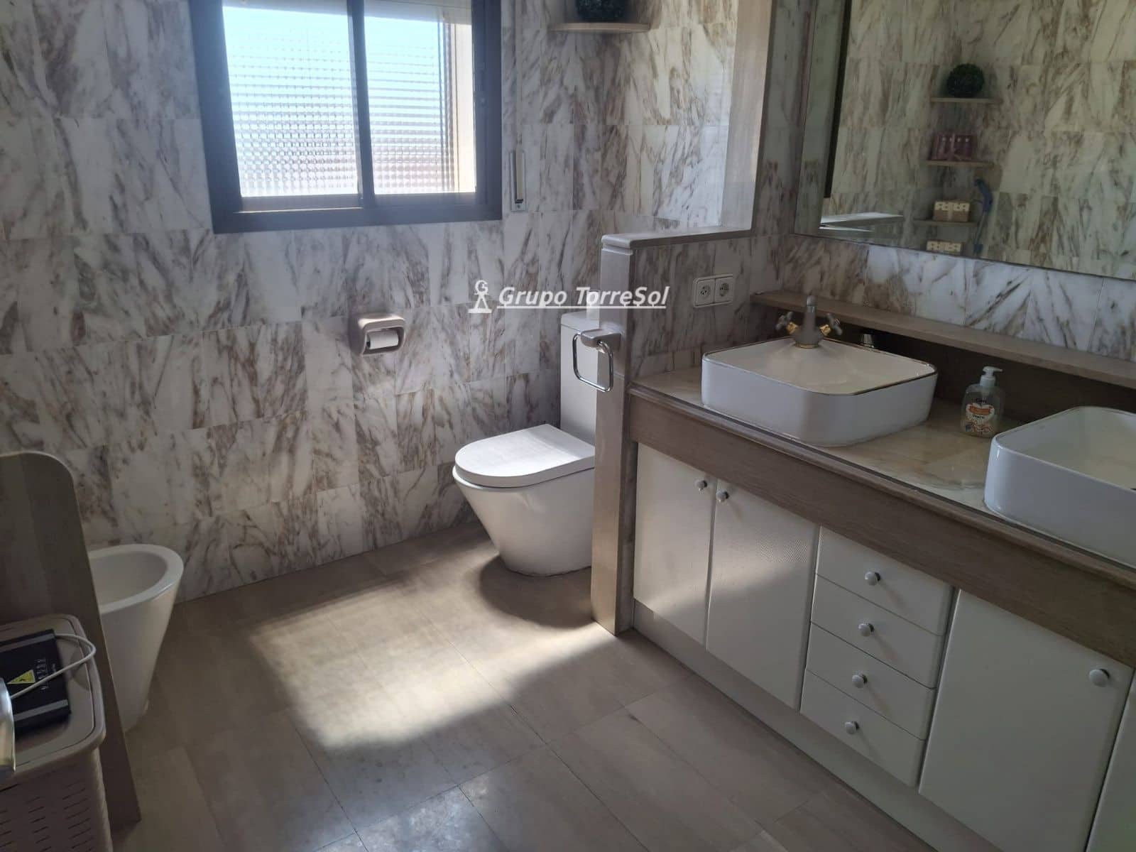4 bedroom Villa for sale in Albinyana with garage - € 294,000 (Ref: 9934921)