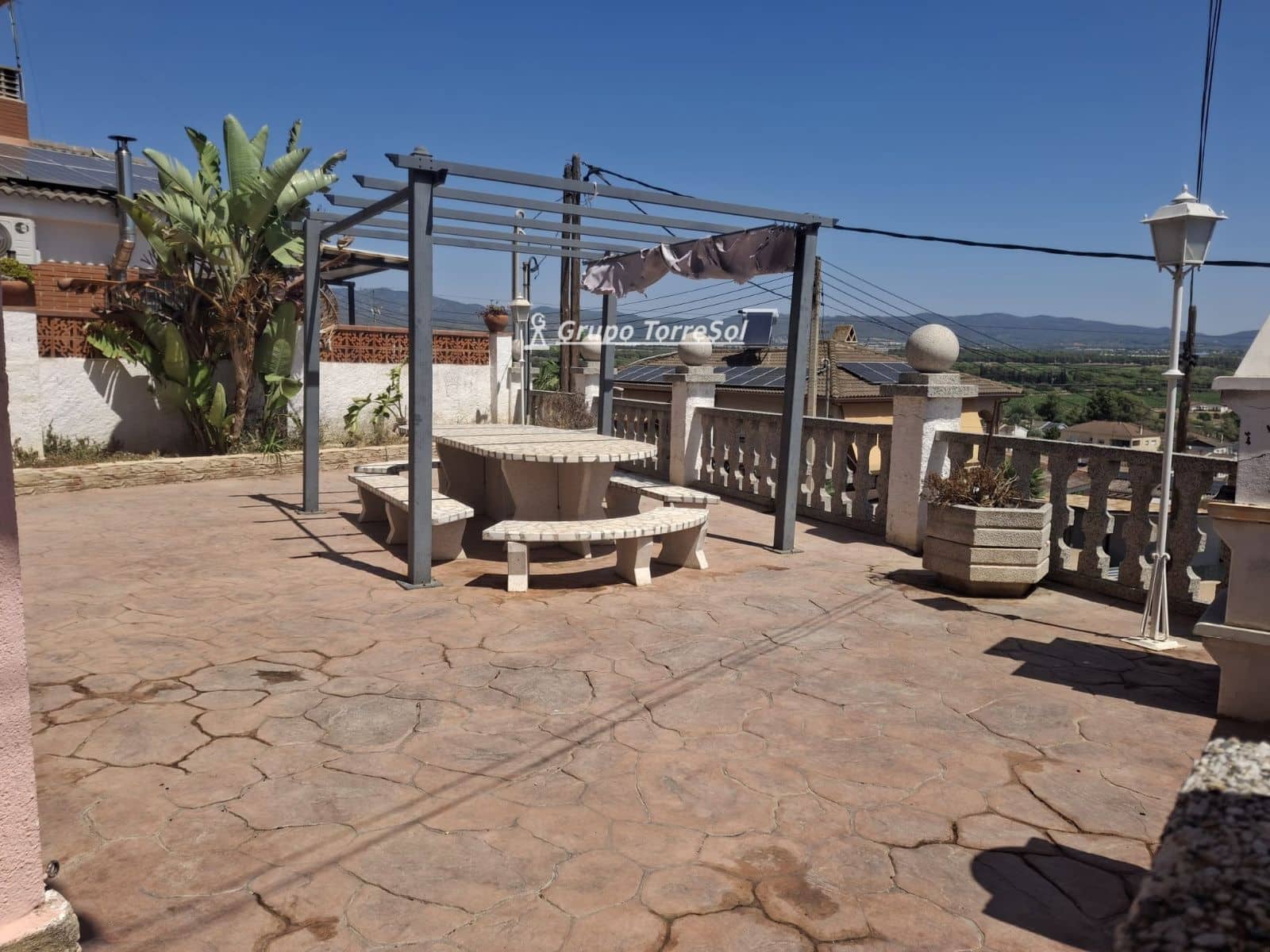 4 bedroom Villa for sale in Albinyana with garage - € 294,000 (Ref: 9934921)