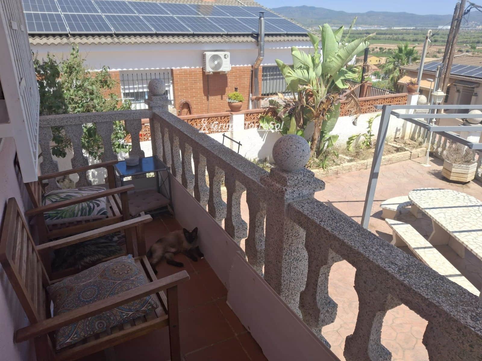 4 bedroom Villa for sale in Albinyana with garage - € 294,000 (Ref: 9934921)