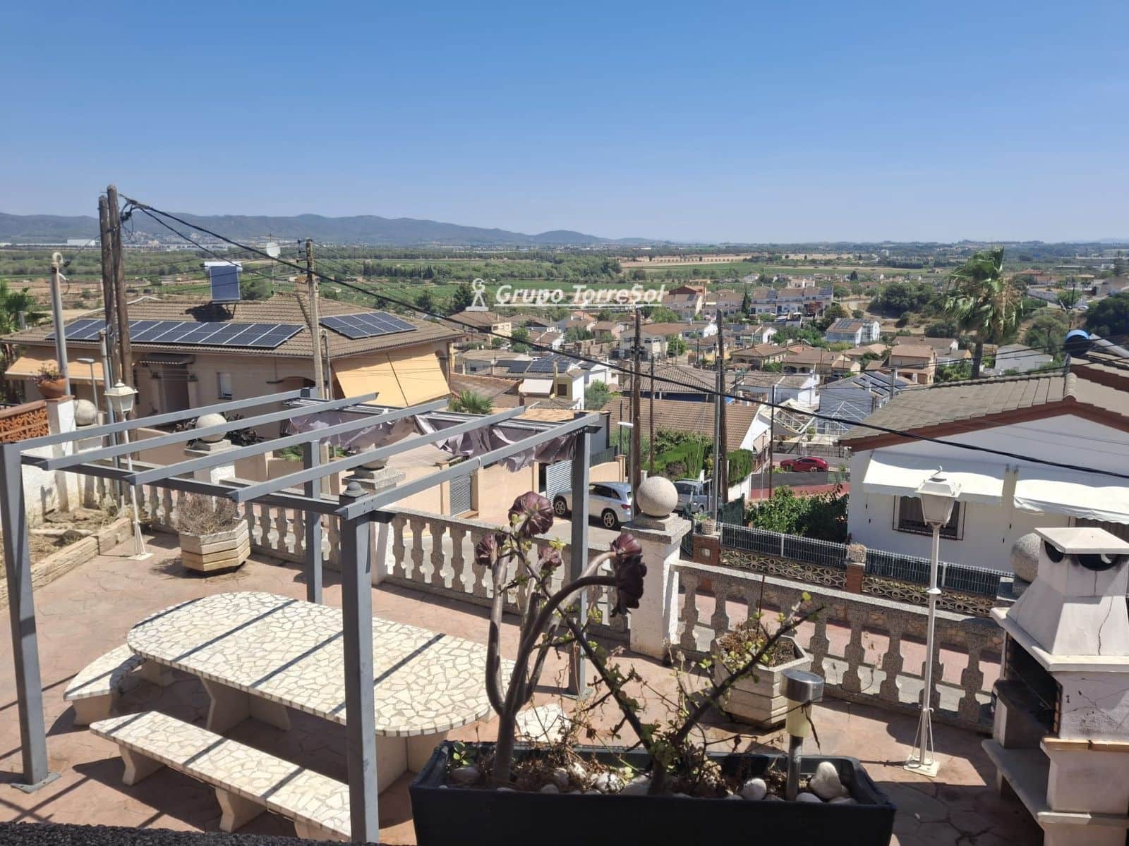 4 bedroom Villa for sale in Albinyana with garage - € 294,000 (Ref: 9934921)