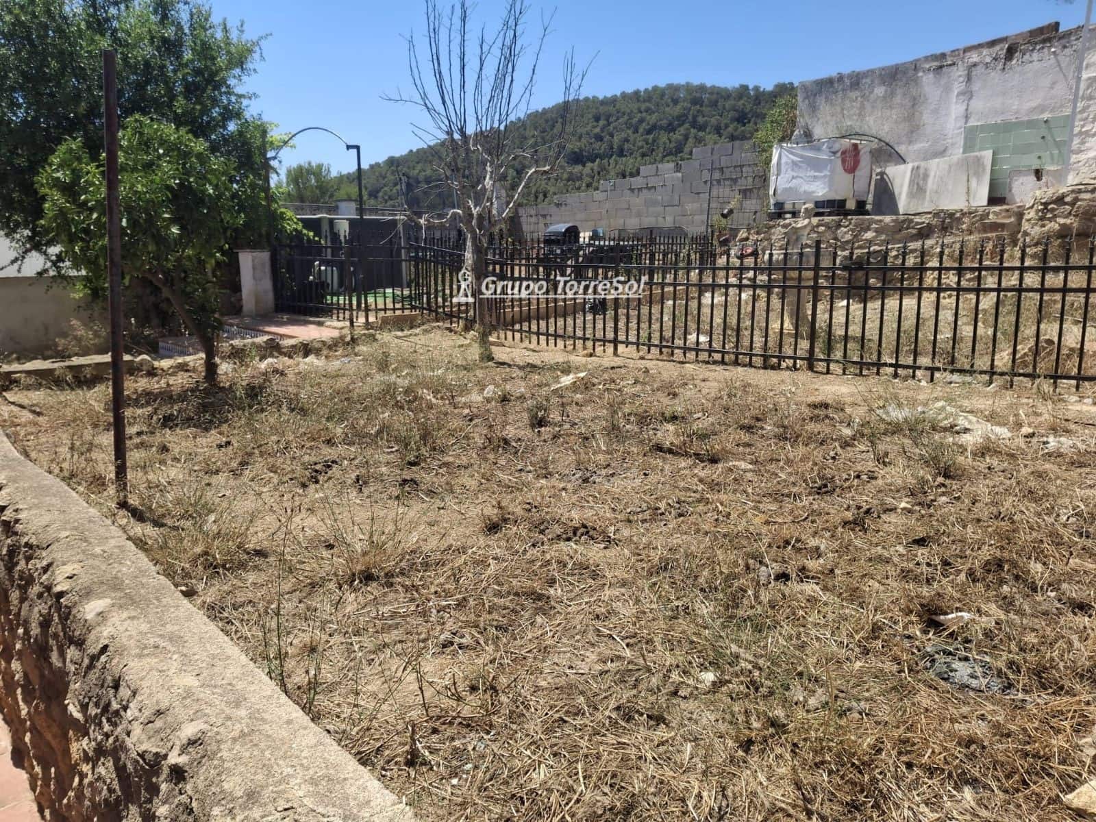 4 bedroom Villa for sale in Albinyana with garage - € 294,000 (Ref: 9934921)