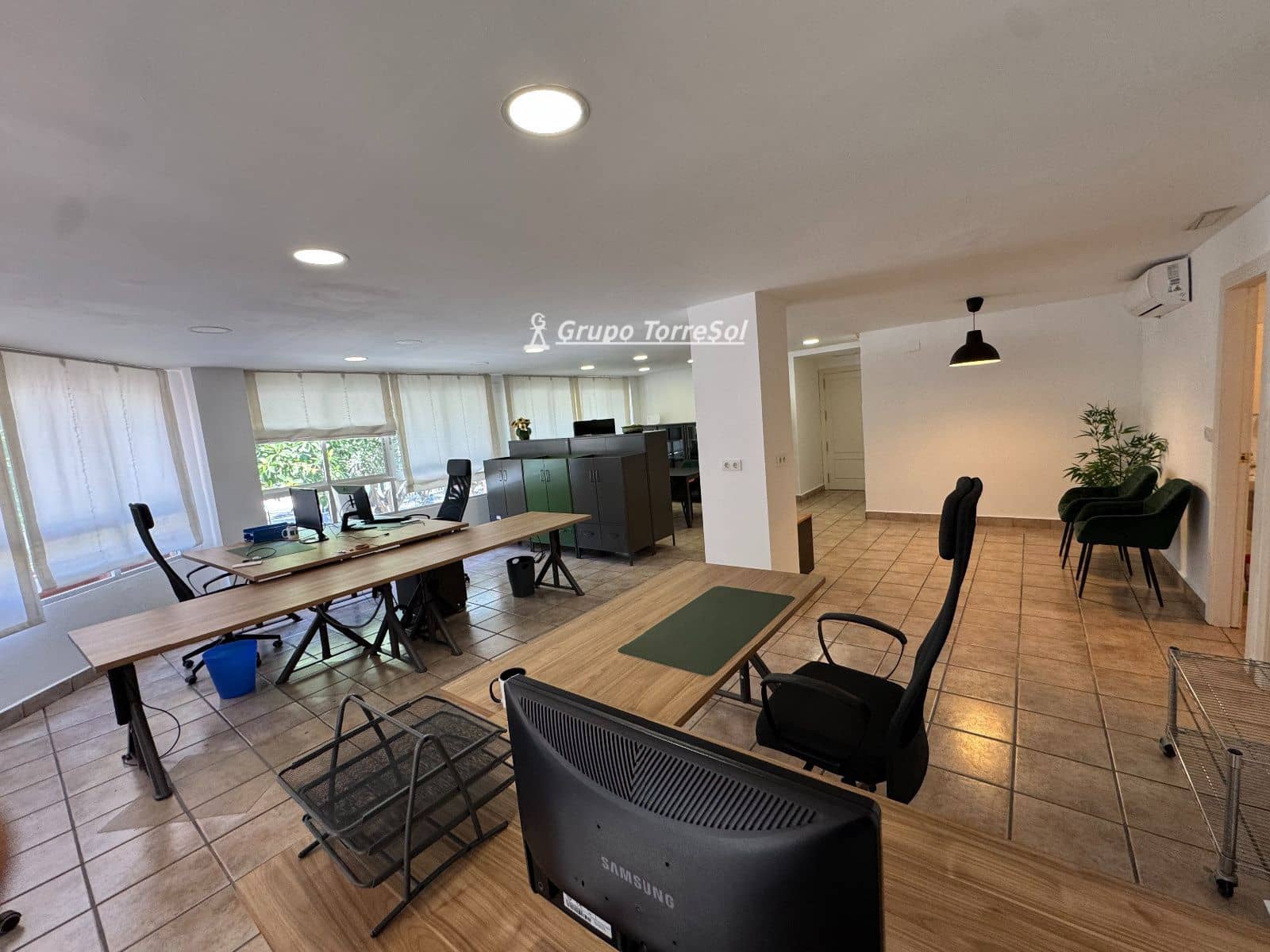 Commercial for rent in Elche / Elx - € 600 (Ref: 9941262)