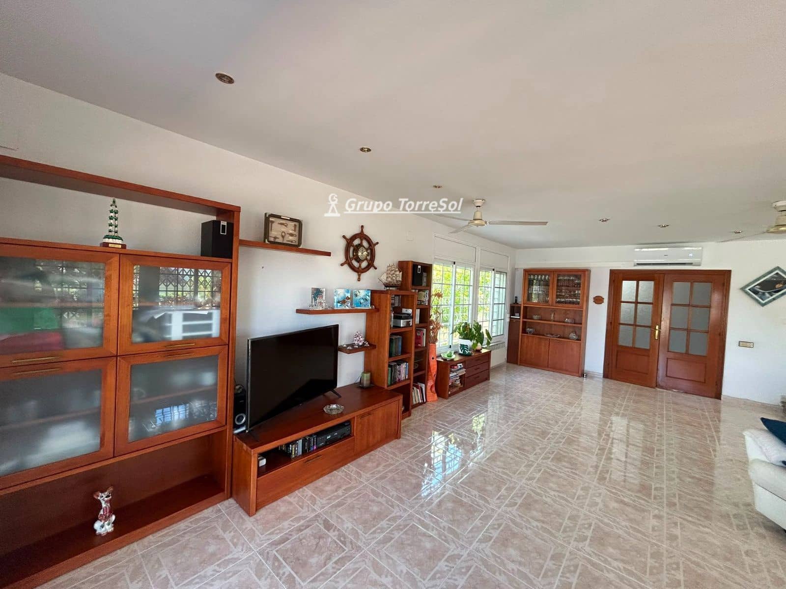 5 soveværelse Villa til salg i Calafell med garage - € 625.000 (Ref: 9944230)