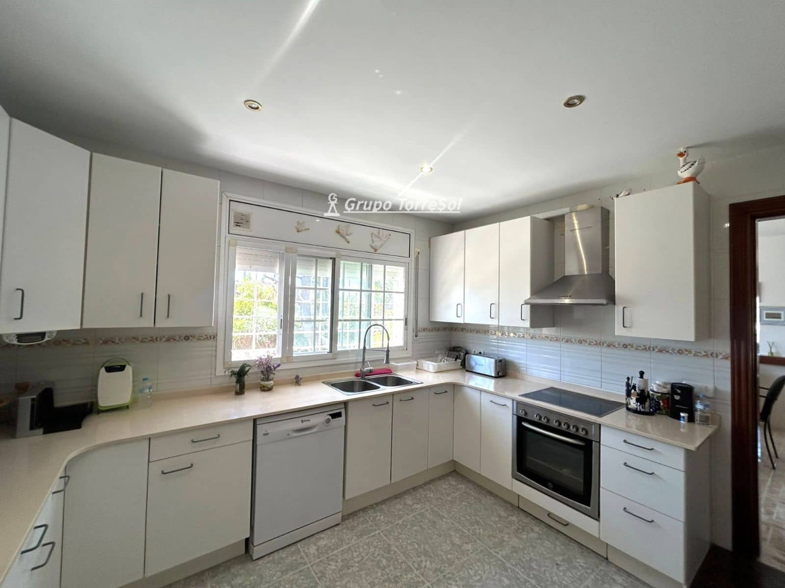 5 soveværelse Villa til salg i Calafell med garage - € 625.000 (Ref: 9944230)