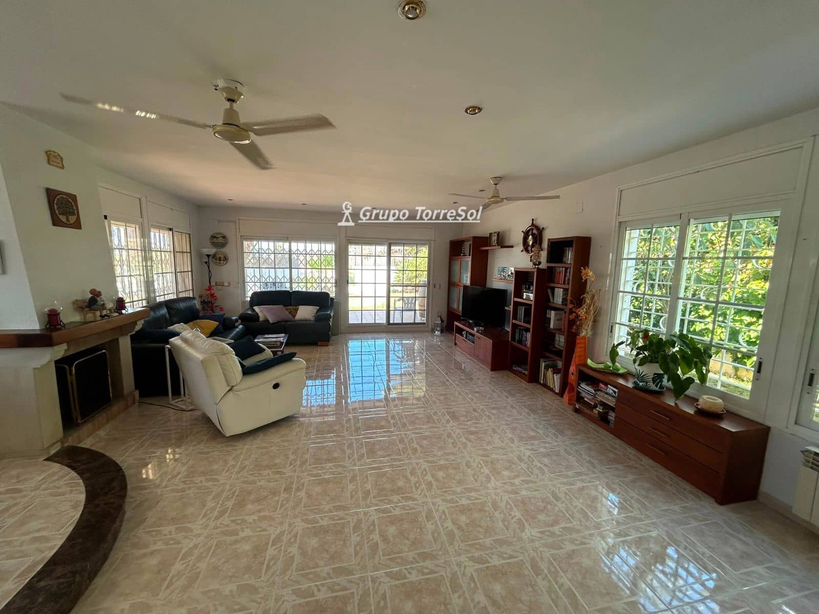 5 soveværelse Villa til salg i Calafell med garage - € 625.000 (Ref: 9944230)