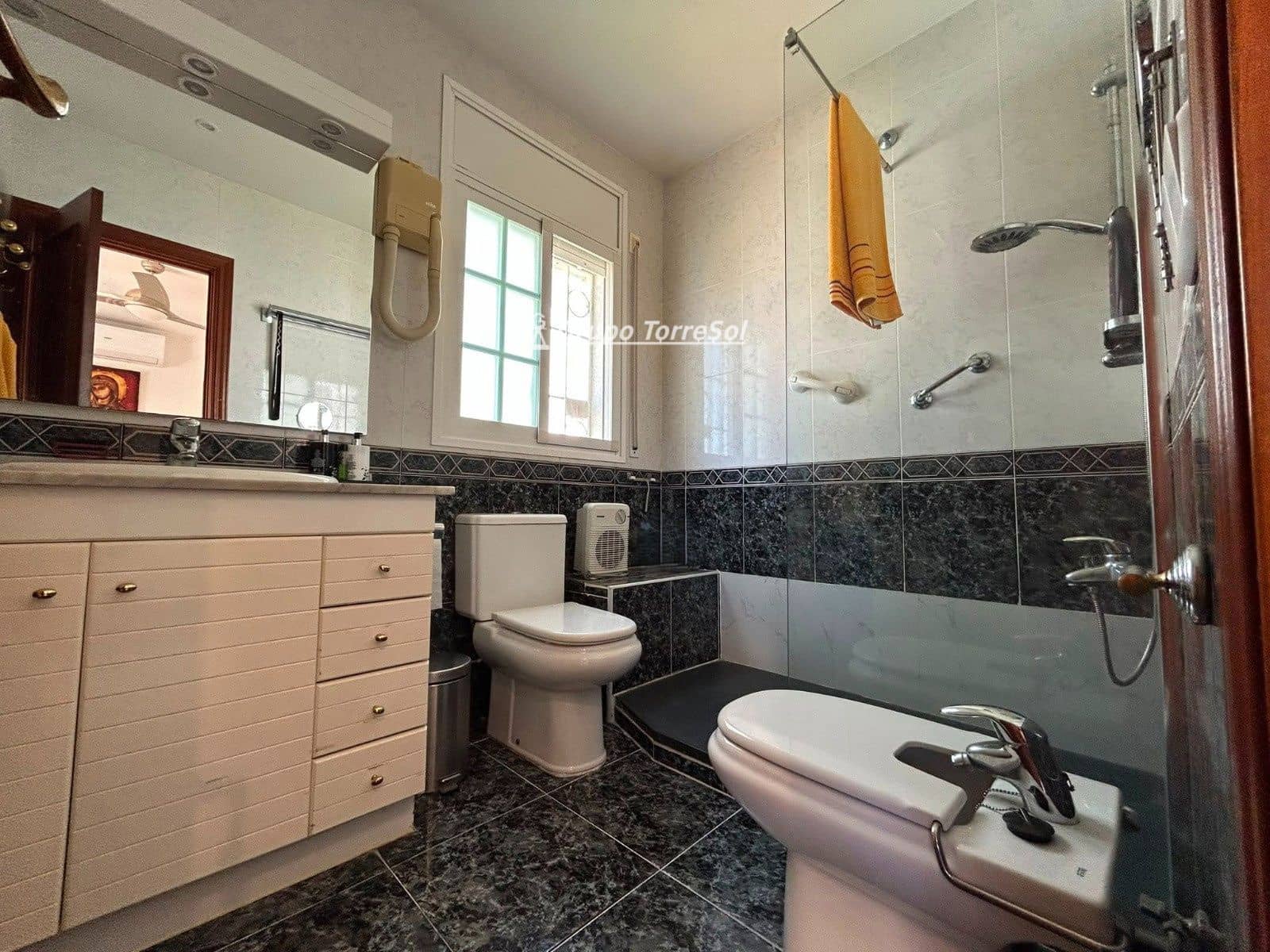 5 soveværelse Villa til salg i Calafell med garage - € 625.000 (Ref: 9944230)