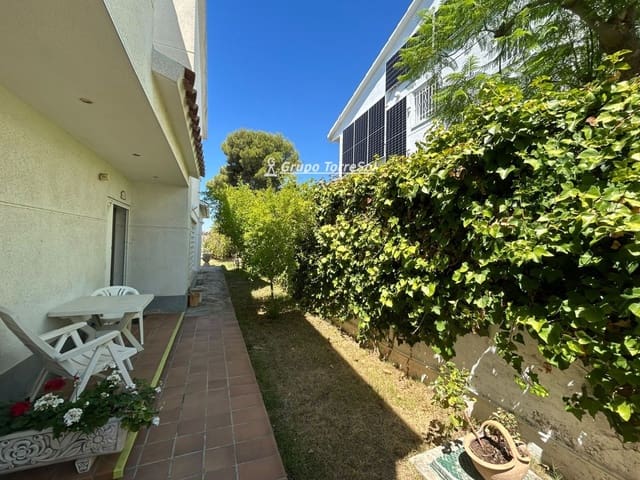 5 soveværelse Villa til salg i Calafell med garage - € 625.000 (Ref: 9944230)