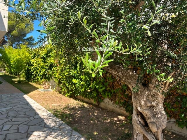 5 soveværelse Villa til salg i Calafell med garage - € 625.000 (Ref: 9944230)