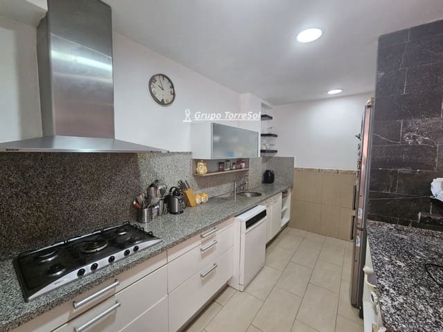 4 makuuhuone Omakotitalo myytävänä paikassa El Vendrell - 265 000 € (Ref: 9945963)