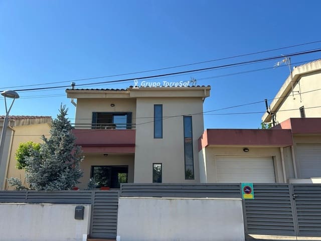 4 slaapkamer Huis te koop in Calafell met garage - € 435.000 (Ref: 9950134)
