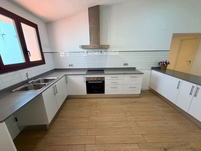 3 bedroom Flat for sale in El Vendrell - € 209,000 (Ref: 9956197)