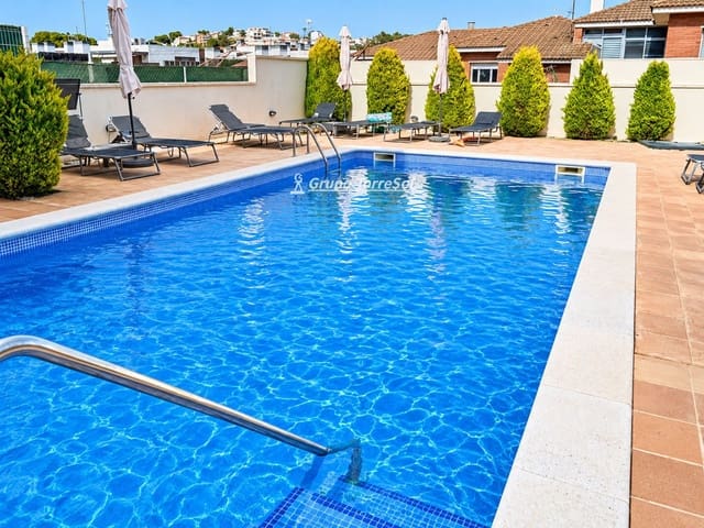 Piso de 2 habitaciones en Segur de Calafell, Calafell en venta con piscina garaje - 210.000 € (Ref: 9965878)