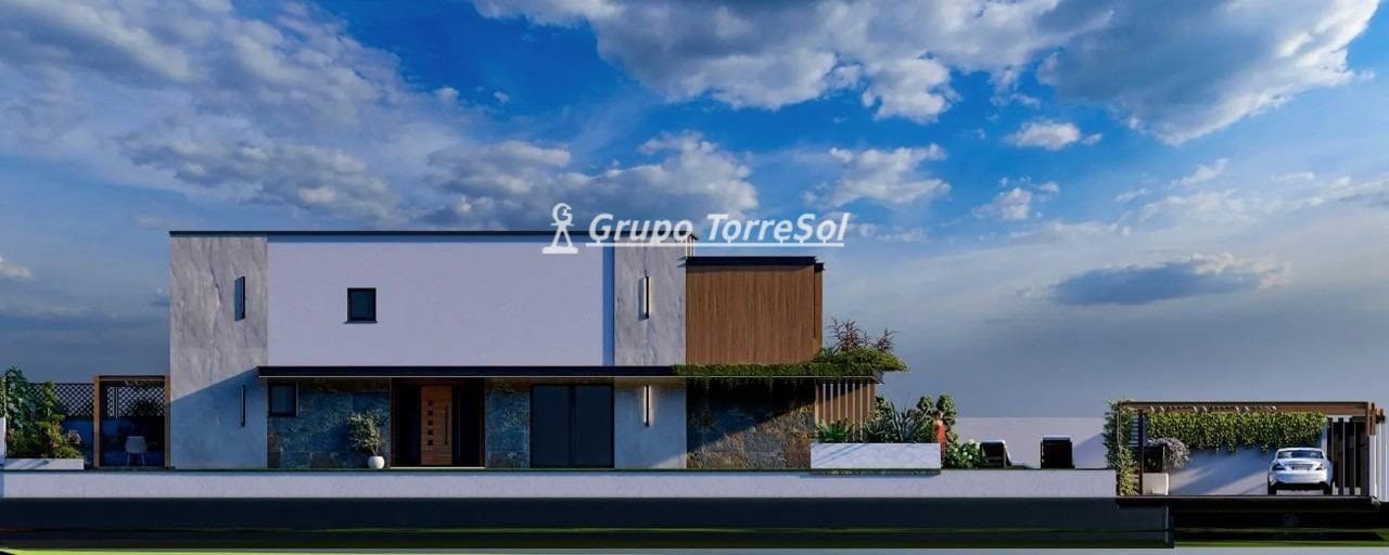 4 bedroom Townhouse for sale in Segur de Calafell with pool garage - € 490,000 (Ref: 9965879)