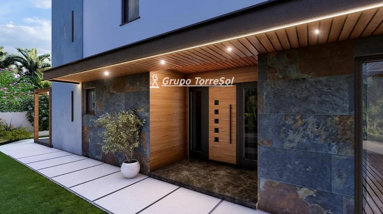 4 bedroom Townhouse for sale in Segur de Calafell with pool garage - € 490,000 (Ref: 9965879)